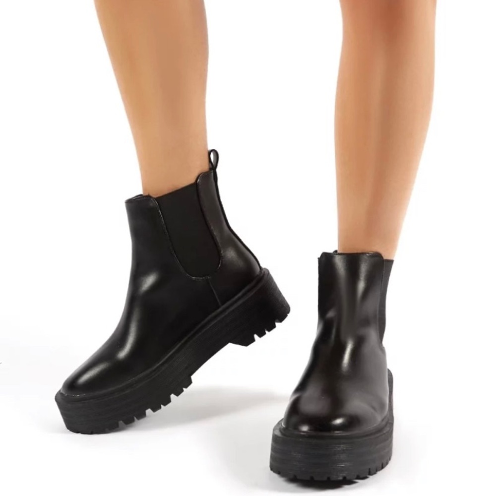 Womens Chelsea Boots Size 6